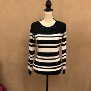 Renuar black and white sweater